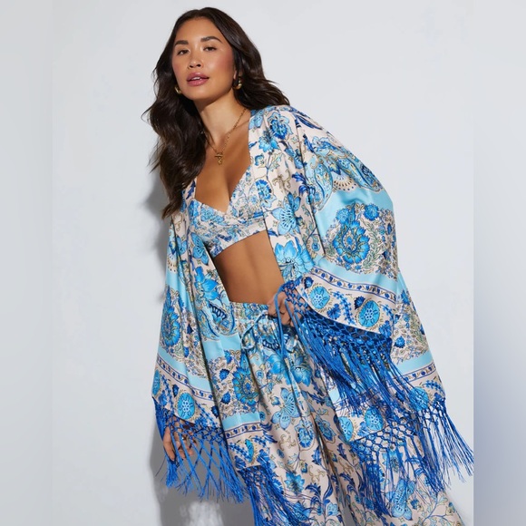 NWT 3 Piece Alani Satin Paisley Komono, Crop Top & Wide Leg Pants |Size Medium - Picture 4 of 14